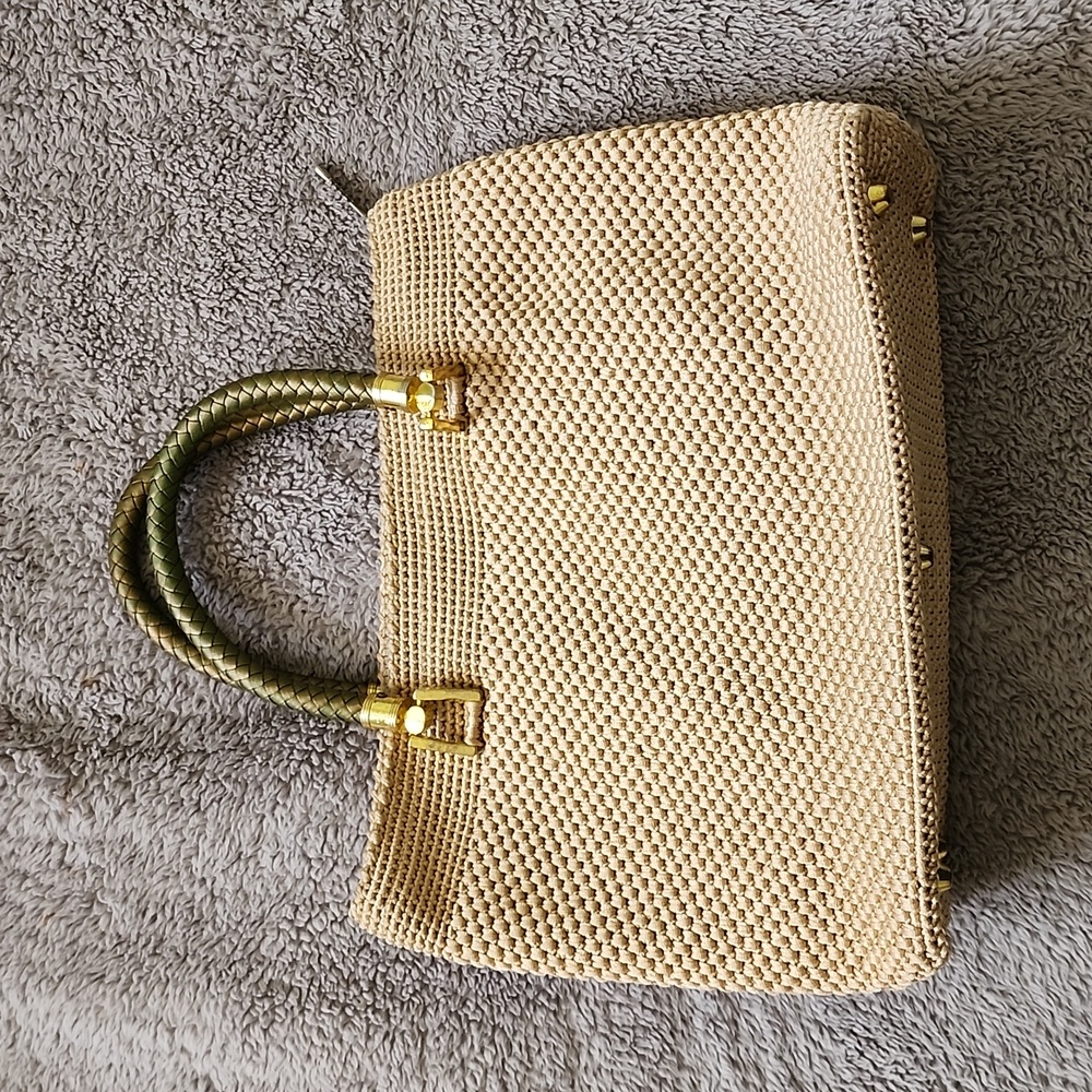 Woman hand bag tote woven style vintage retro